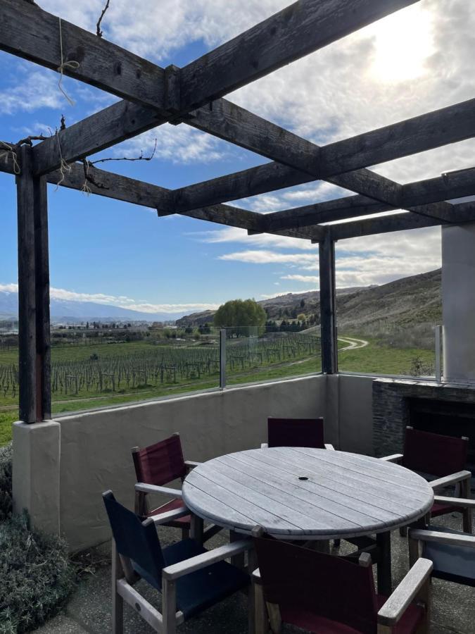 Arthur's House At Carrick Winery * Cromwell